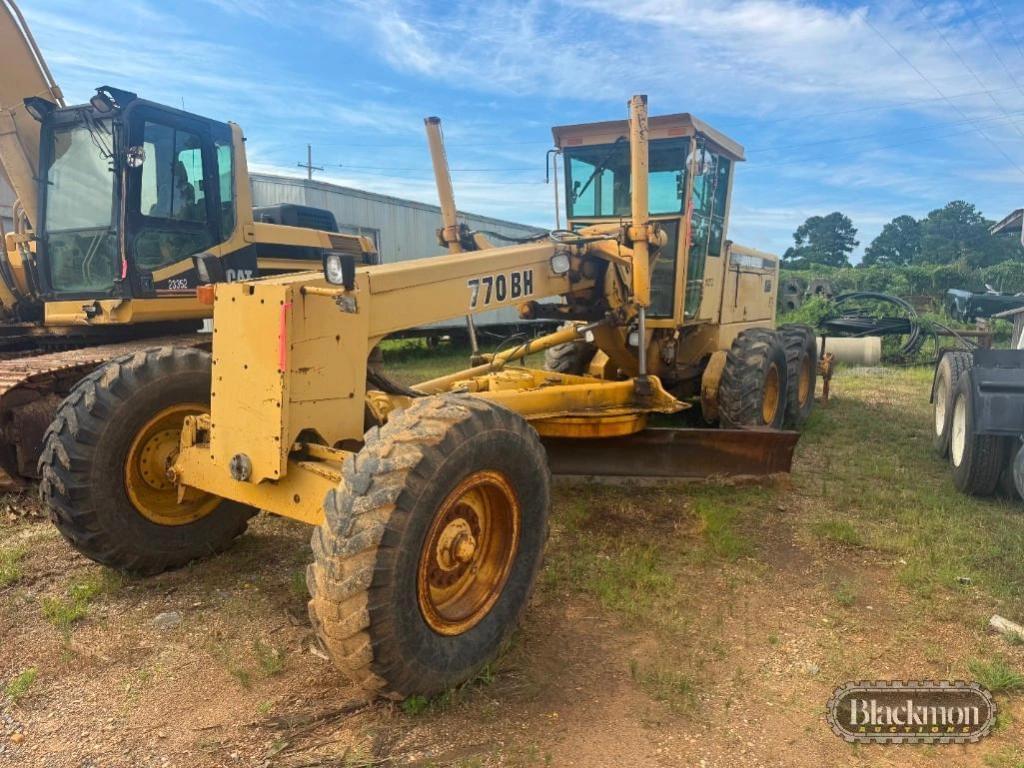 Image of John Deere 770 Primary image