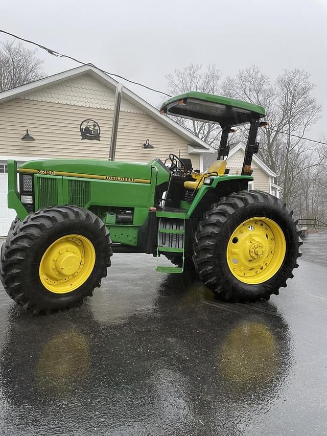 Image of John Deere 7700 equipment image 2