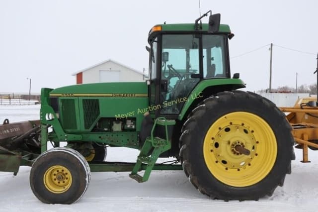 Image of John Deere 7700 equipment image 2