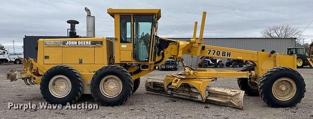 Image of John Deere 770BH equipment image 3