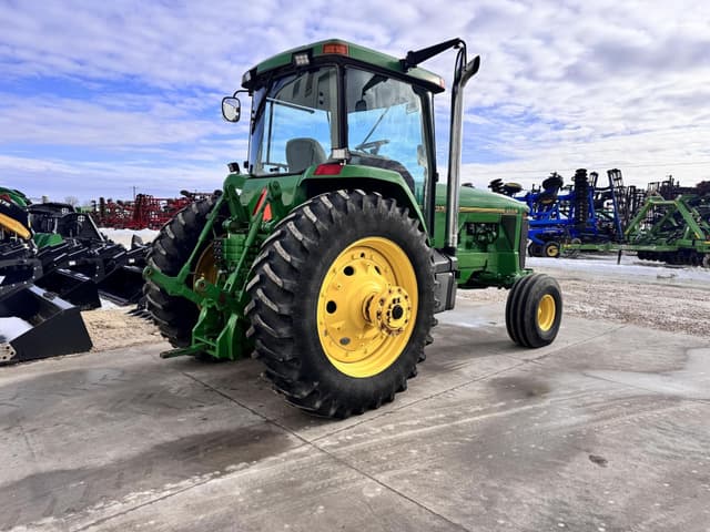 Image of John Deere 8100 equipment image 2
