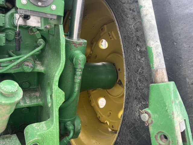 Image of John Deere 8100 equipment image 4