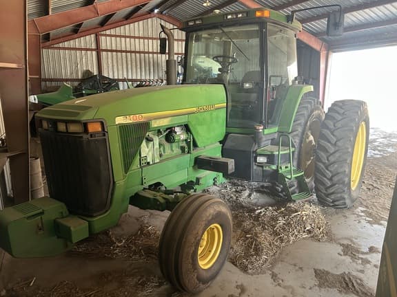 Image of John Deere 8100 equipment image 2