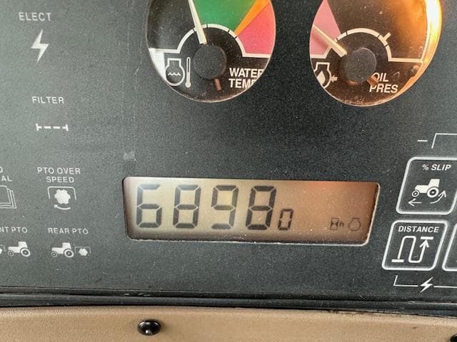 Image of John Deere 8100 equipment image 3