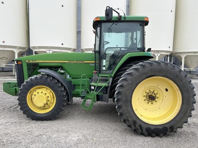 Image of John Deere 8100 equipment image 2