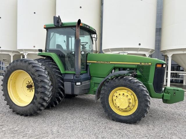 Image of John Deere 8100 equipment image 1