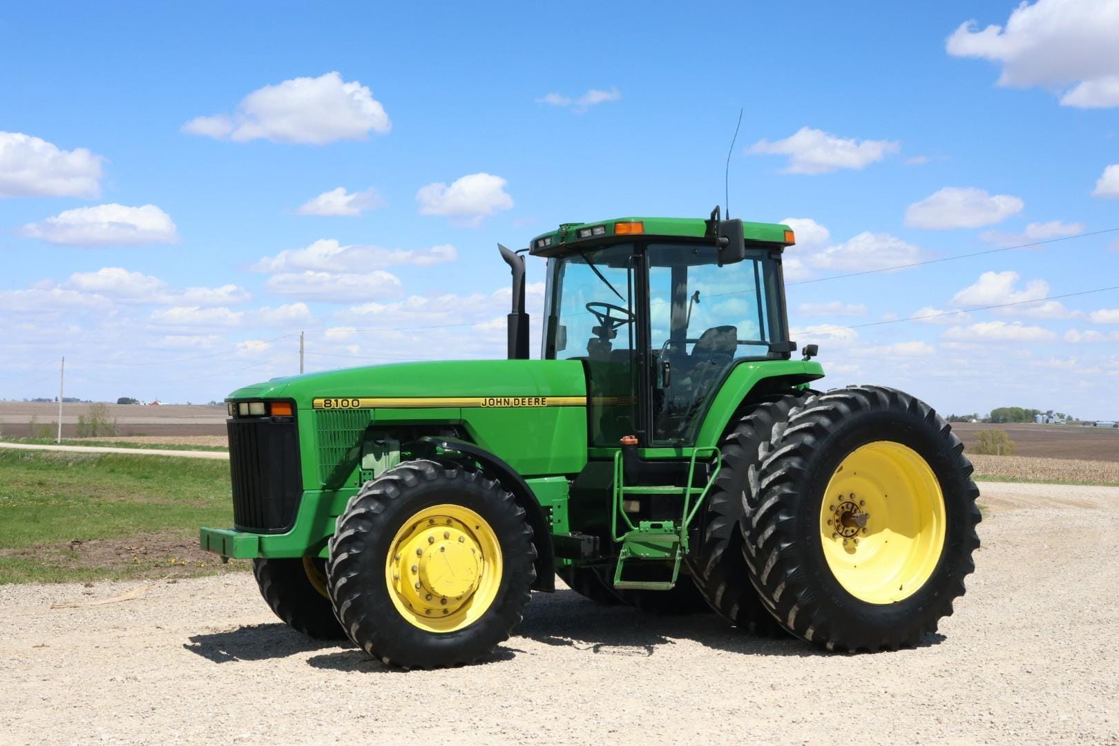 1995 John Deere 8100 Equipment Image0