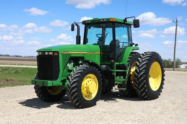 Image of John Deere 8100 equipment image 1