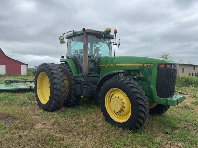 Image of John Deere 8100 equipment image 1