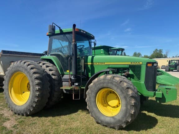 Image of John Deere 8200 Primary image
