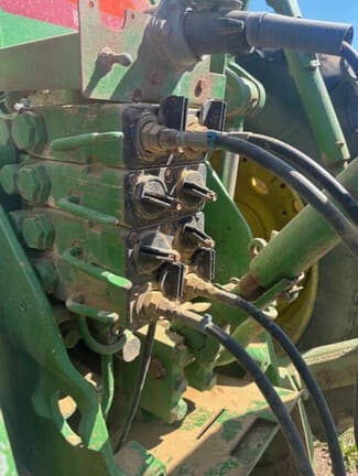 Image of John Deere 8200 equipment image 3