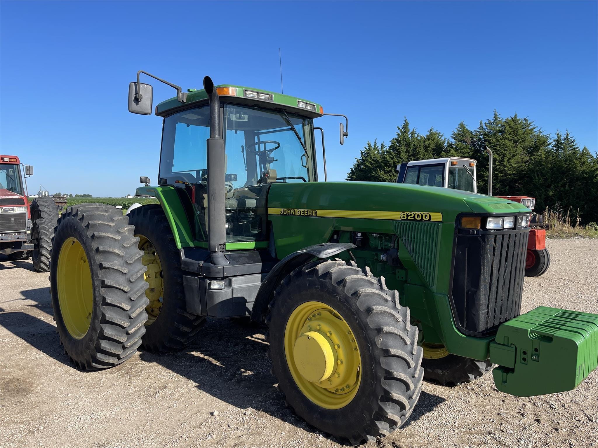 1995 John Deere 8200 Equipment Image0