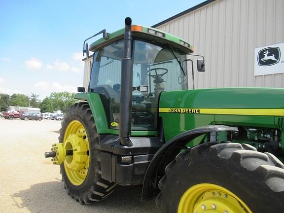 Image of John Deere 8200 equipment image 2
