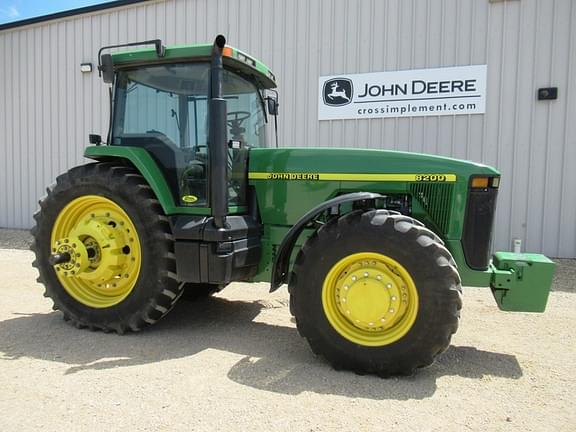 Image of John Deere 8200 Primary image