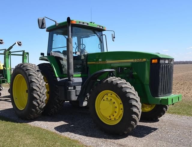 Image of John Deere 8200 equipment image 2