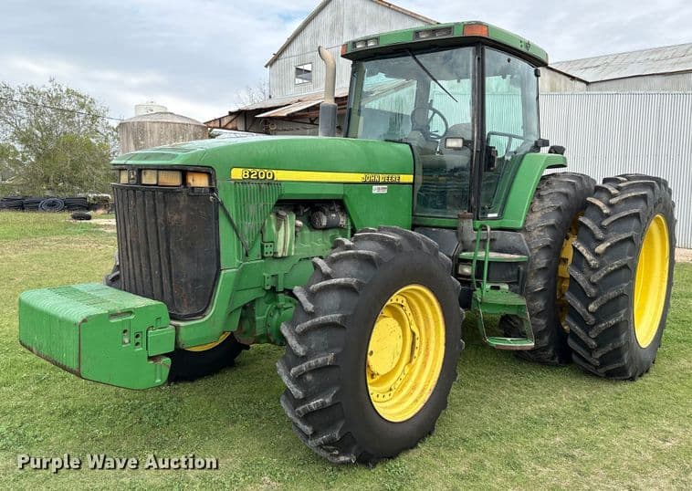 Image of John Deere 8200 Primary image
