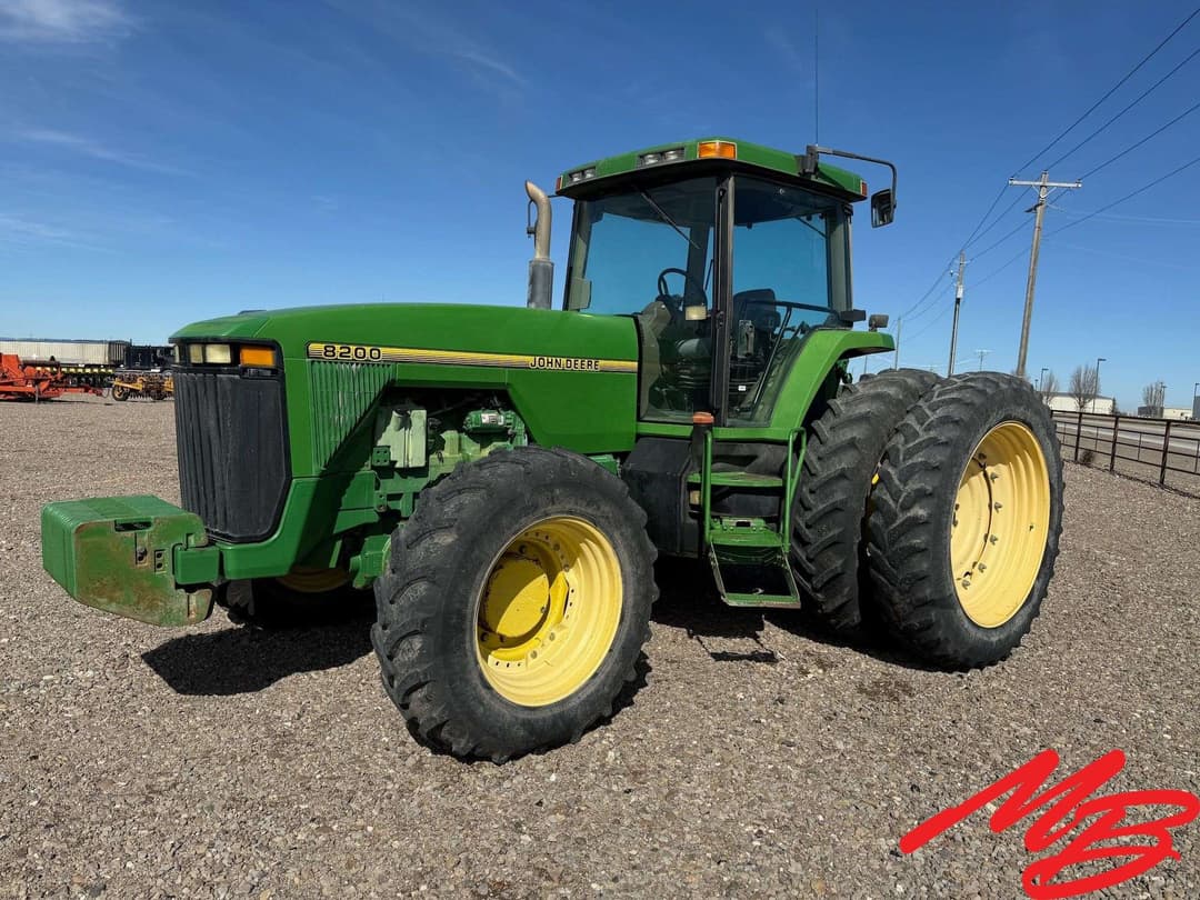 Image of John Deere 8200 Primary image