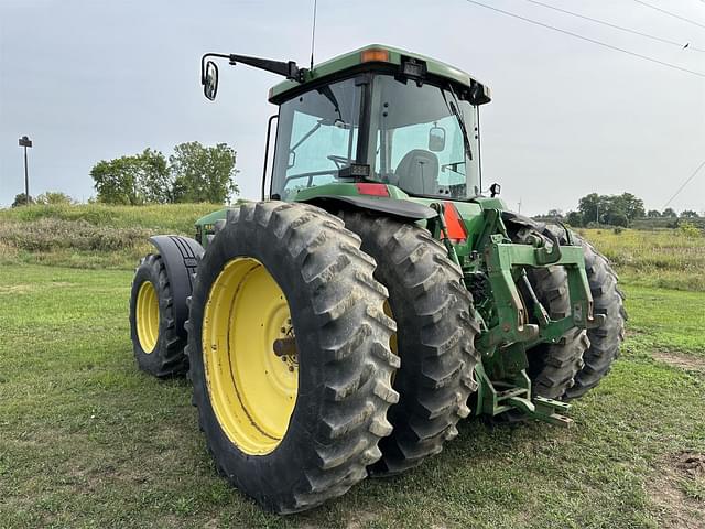 Image of John Deere 8300 equipment image 2