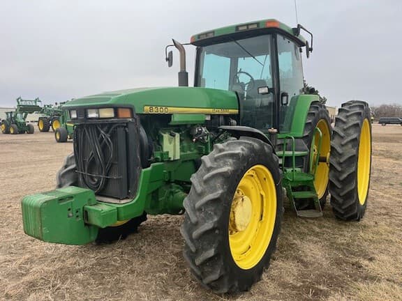 Image of John Deere 8300 equipment image 2