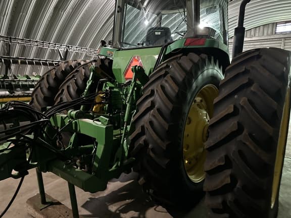 Image of John Deere 8300 equipment image 2