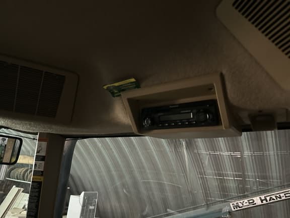 Image of John Deere 8300 equipment image 1