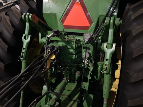 Image of John Deere 8300 equipment image 4