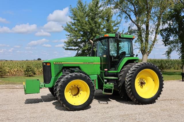 Image of John Deere 8300 equipment image 1