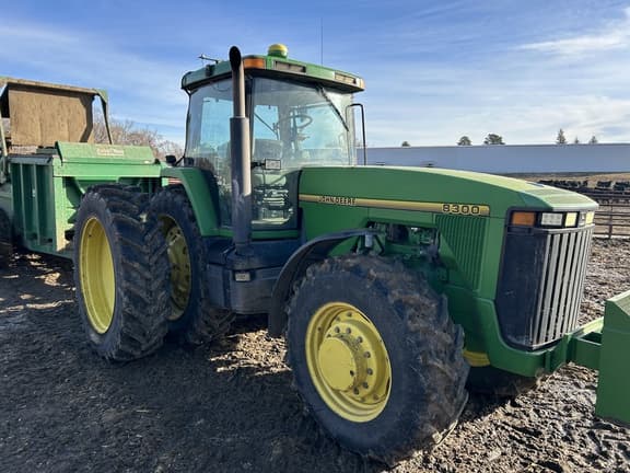 Image of John Deere 8300 equipment image 2