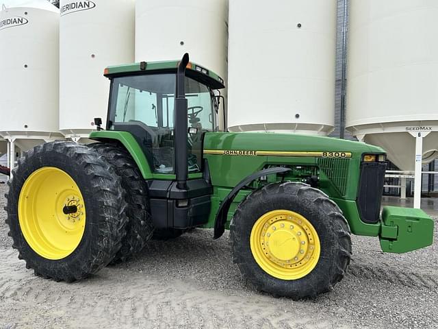 Image of John Deere 8300 equipment image 1