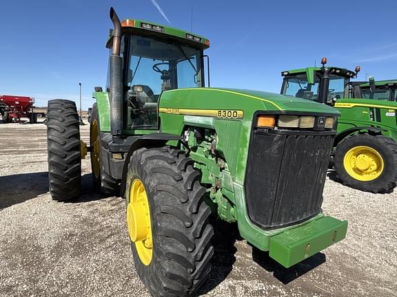 Image of John Deere 8300 equipment image 4