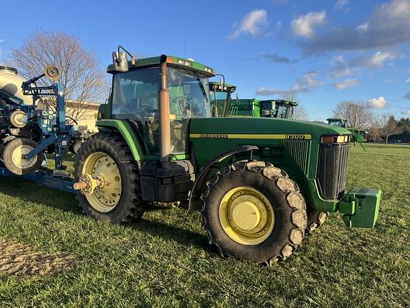 Image of John Deere 8300 equipment image 1