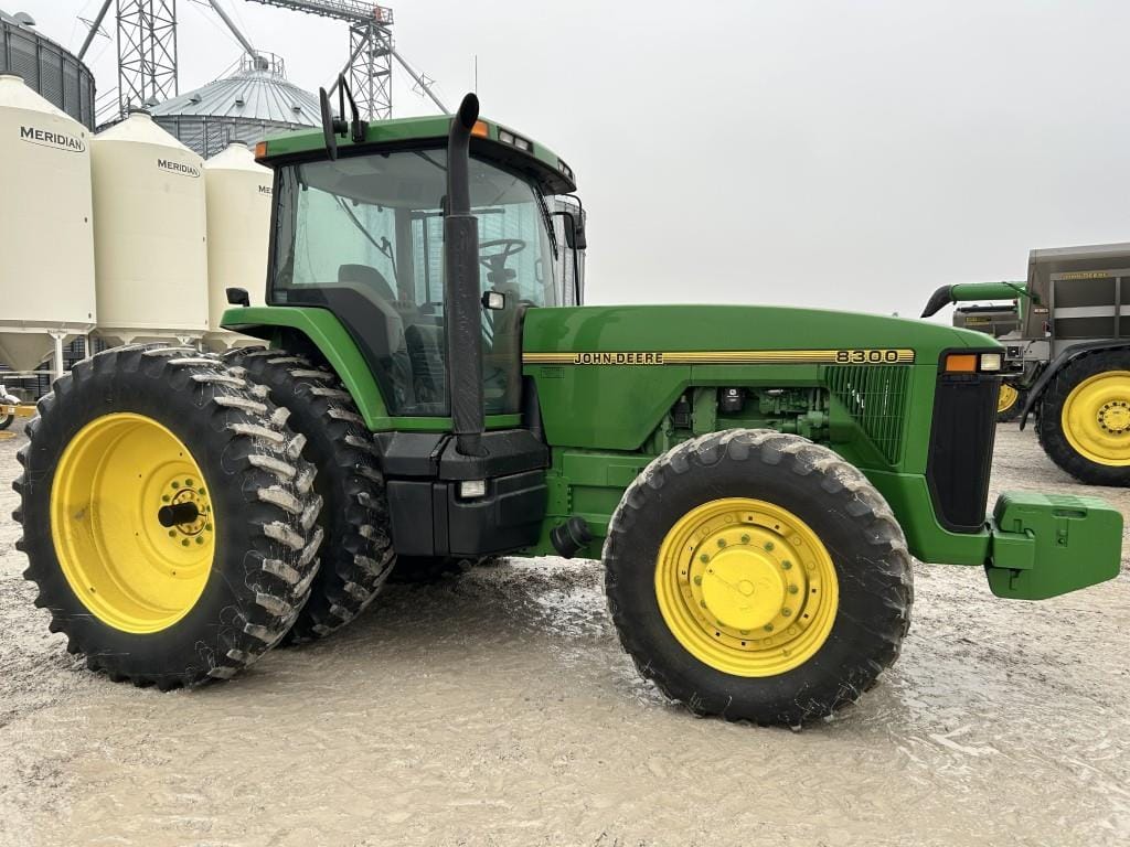 1995 John Deere 8300 Equipment Image0