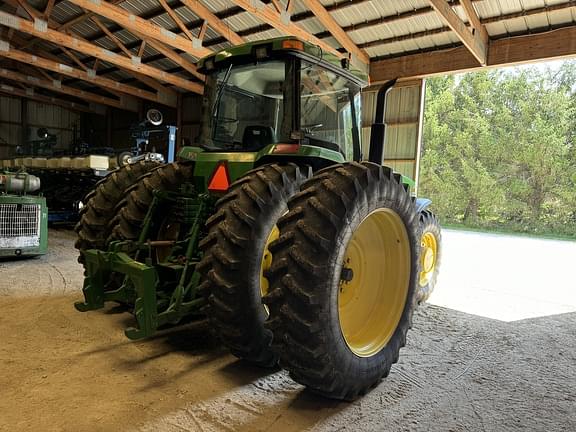 Image of John Deere 8300 equipment image 1