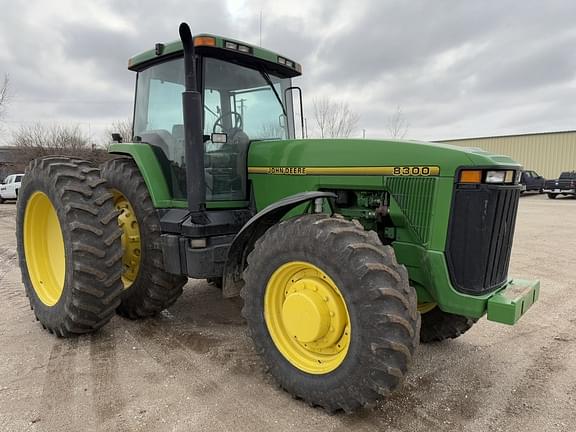 Image of John Deere 8300 equipment image 2