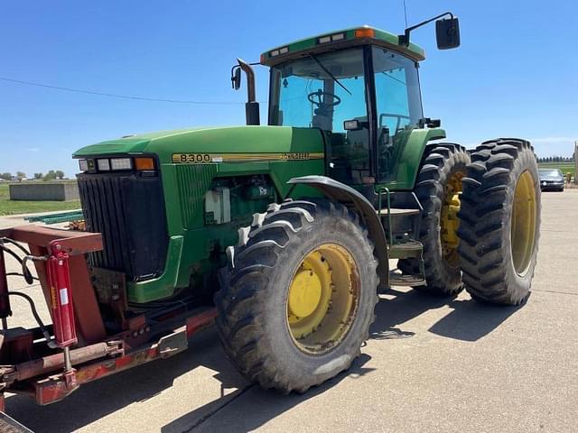 Image of John Deere 8300 equipment image 3