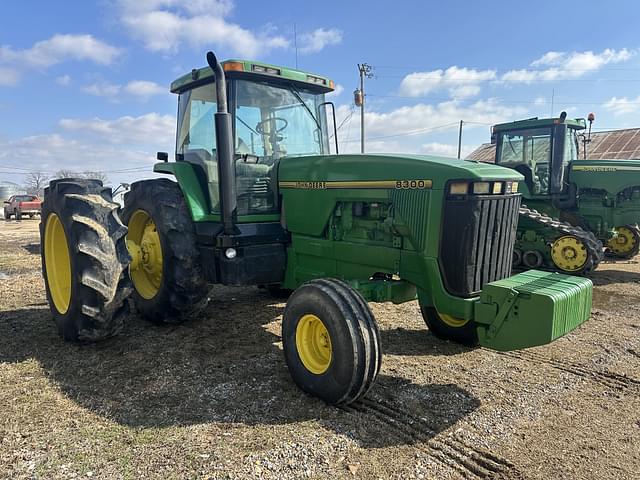 Image of John Deere 8300 equipment image 1