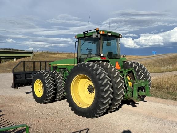 Image of John Deere 8400 equipment image 2