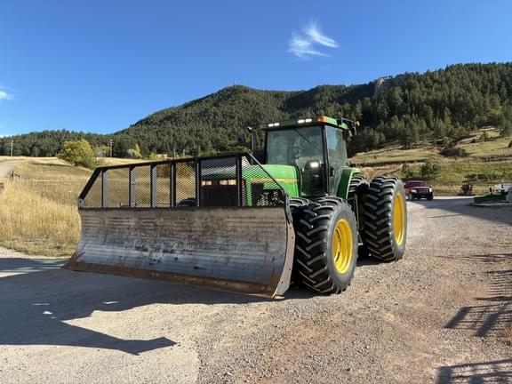 Image of John Deere 8400 equipment image 1