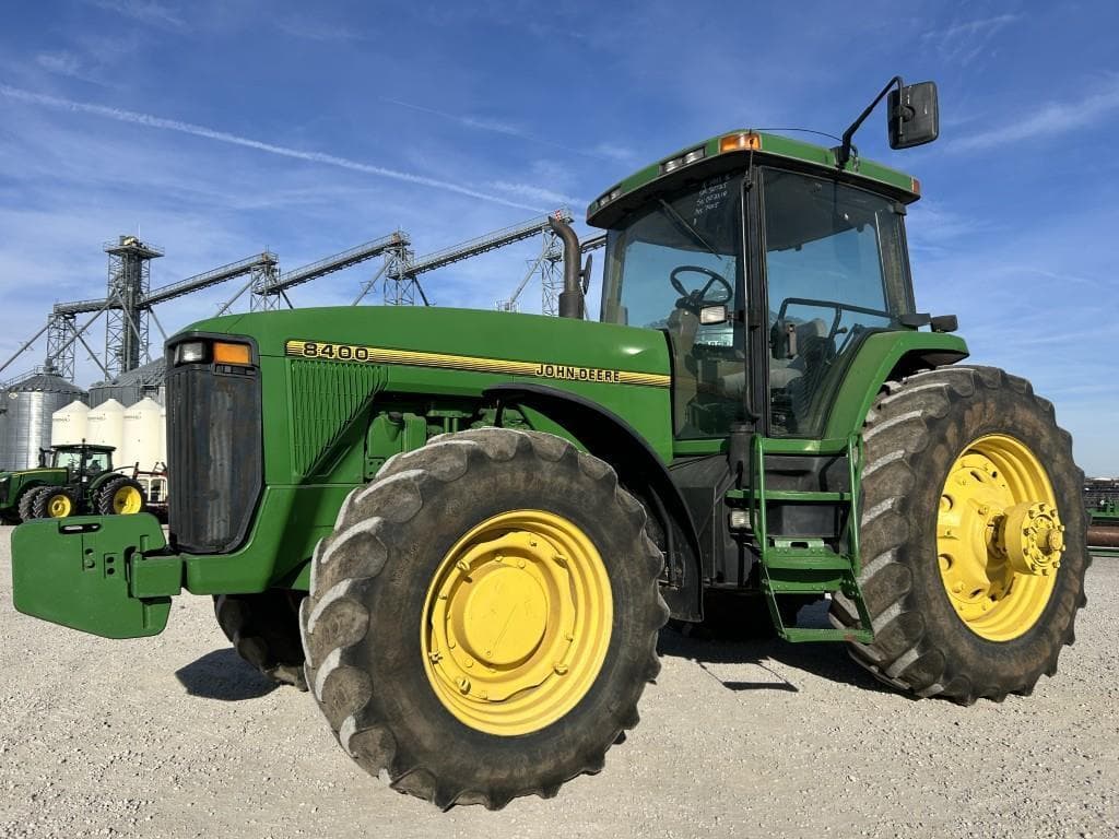 Image of John Deere 8400 Primary image
