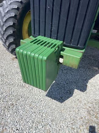 Image of John Deere 8400 equipment image 4