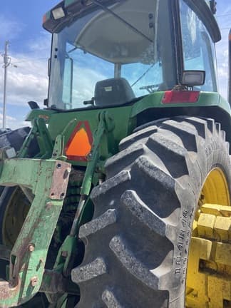 Image of John Deere 8400 equipment image 2