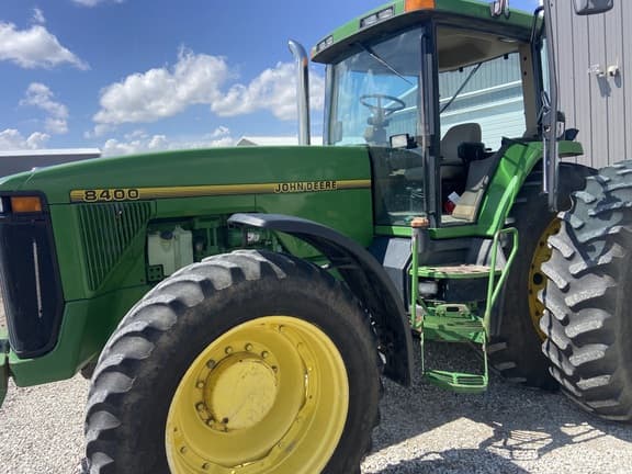 Image of John Deere 8400 equipment image 3