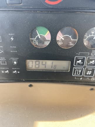 Image of John Deere 8400 equipment image 3