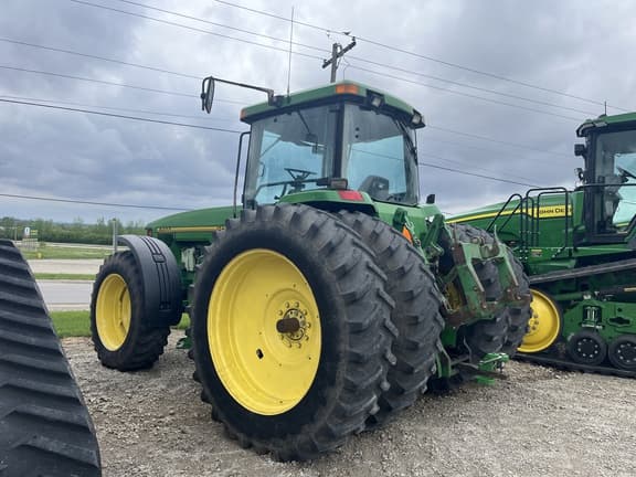 Image of John Deere 8400 equipment image 1