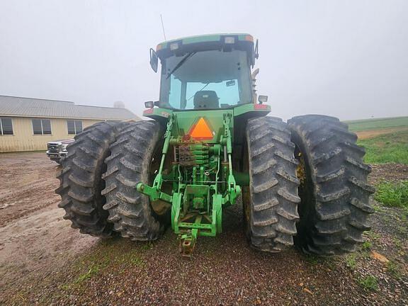 Image of John Deere 8400 equipment image 2