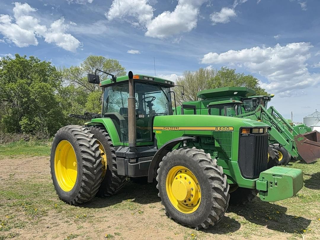 Image of John Deere 8400 Primary image