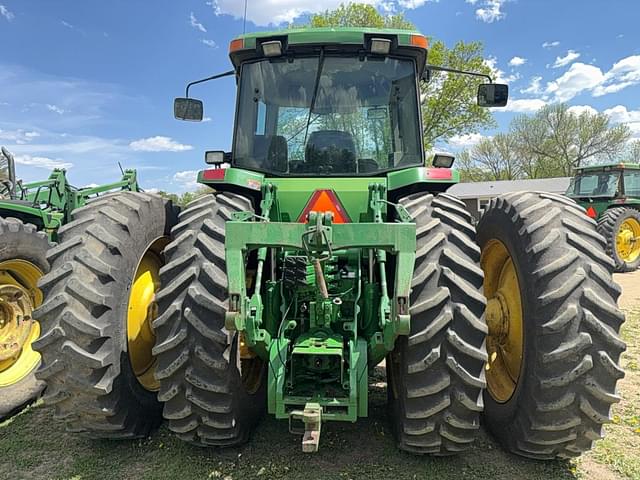 Image of John Deere 8400 equipment image 3