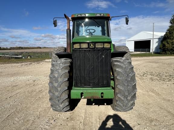 Image of John Deere 8400 equipment image 1