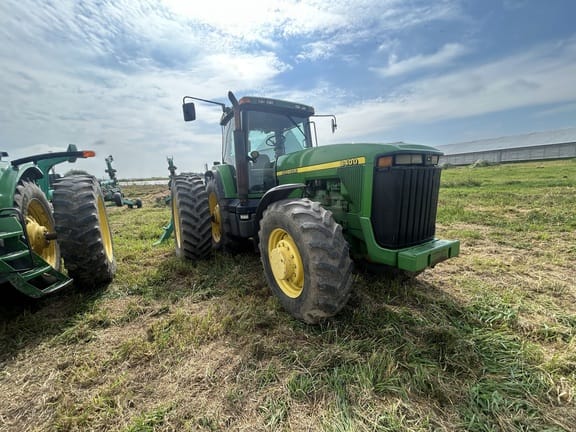1995 John Deere 8400 Equipment Image0