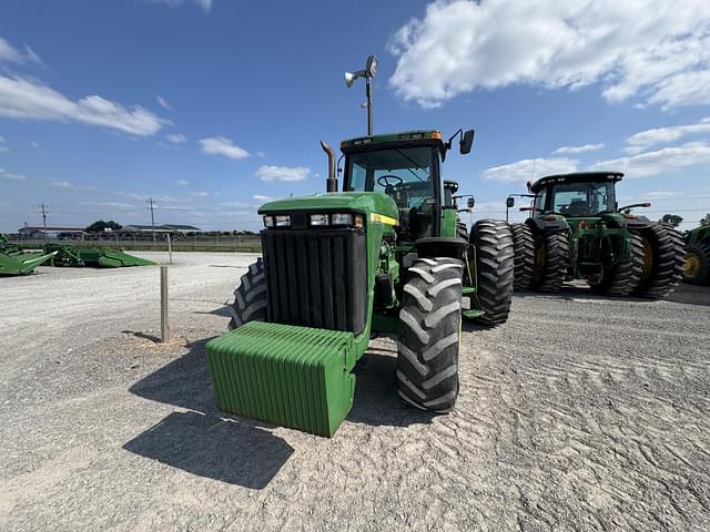 Image of John Deere 8400 equipment image 3